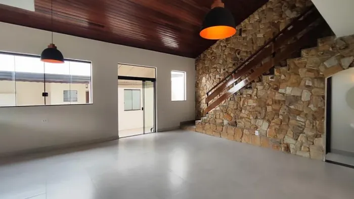 Casa à venda em Americana, Iate Clube de Americana, com 2 suítes, com 205 m²