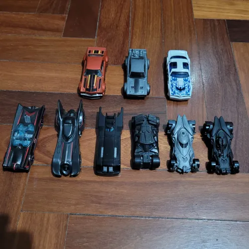 Hot Wheels: Lote com 9 miniaturas 1/64 - Mainline