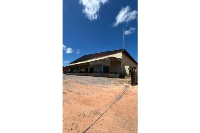 GALPÃO DISPONÍVEL - PRÓXIMO À RODOVIA