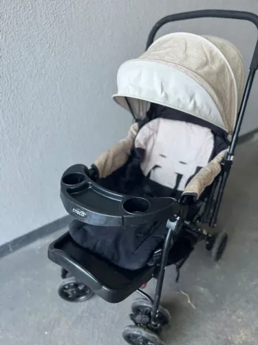 Carrinho e bebe conforto Cosco