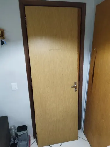 Porta interna + folha lisa