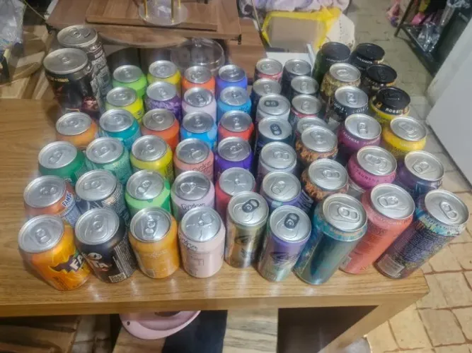 55 Latas colecionáveis (Pokemon, Monster, Coca-cola, Duff, Fanta) lacradas