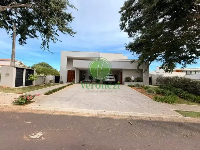 Excelente casa à venda no condomínio Portal dos Bandeirantes II em Porto Feliz