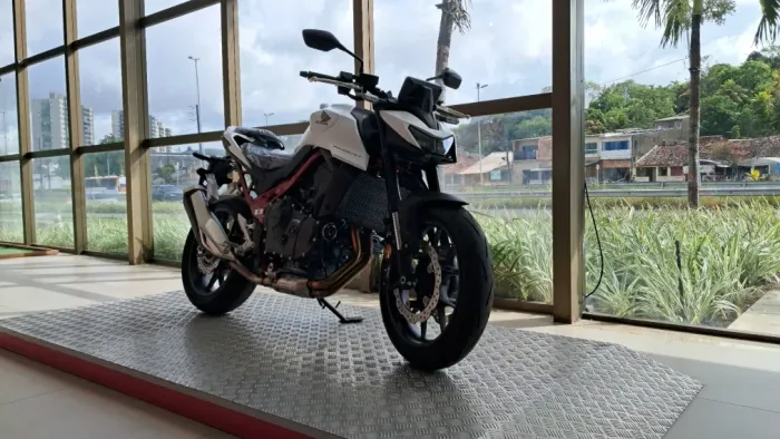 HONDA HORNET 750 0KM.