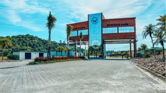 Lote em Condomínio Empresarial em Brusque com Estrutura e Segurança