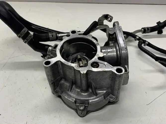 Bomba De Vácuo Audi A4 2.0 Tfsi  2011 06j145100g Original