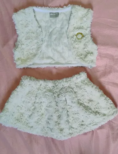 Conjunto Milon Infantil Premium - Colete + Short Saia Pelúcia (Off-White).