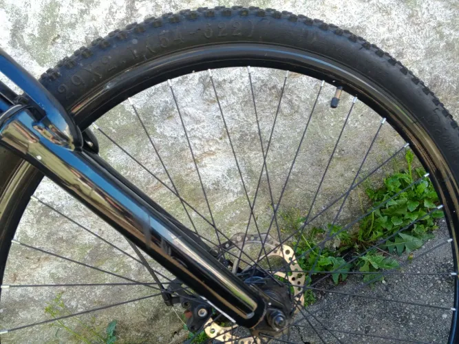 Vendo bicicleta semi nova.
