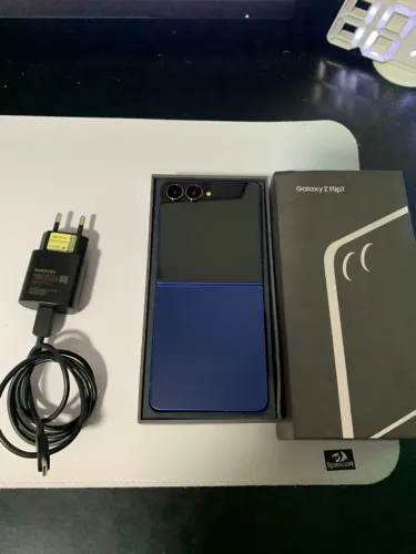 Z FLIP 7 COM 2 MESES DE USO