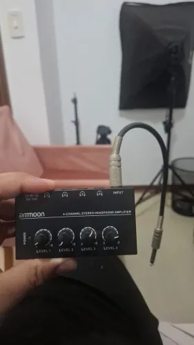 Amplificador de fone HA400 4 out preamp hub headphone - Seminovo com cabo