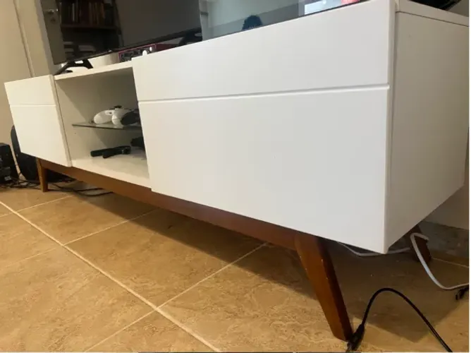 Rack para TV 180cm Branco Retrô com Gavetas e Nicho
