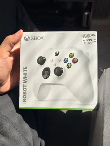 Controle Xbox Semi-novo Usado poucas vezes.