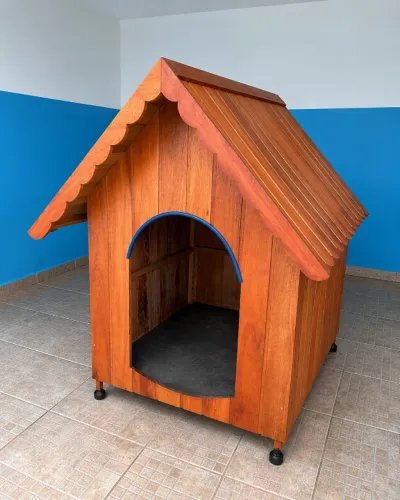 Casinha para cachorro em eucalipto - grande