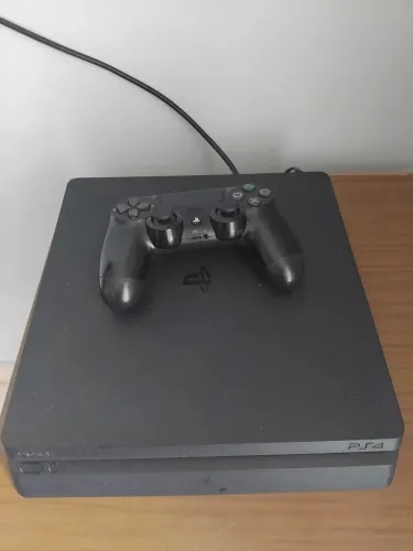 PS4 Slim Semi Novo