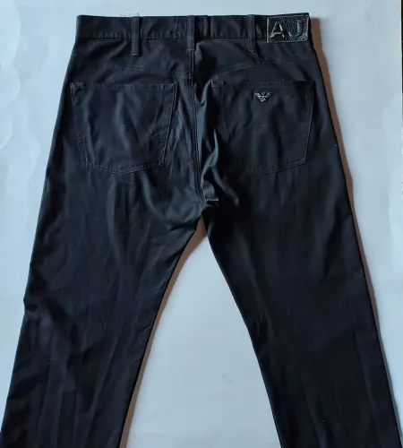 Calça Armani jeans preta Tam 43 perfeita