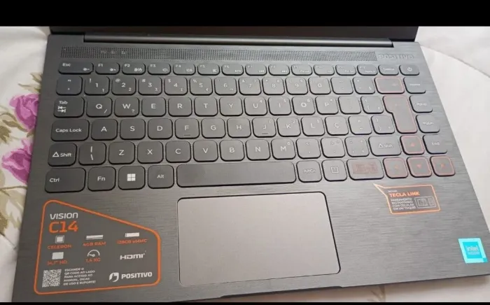 Computador semi novo, totalmente sem marca de uso!