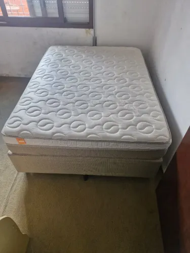 Cama Box + Colchão de molas Ensacadas.