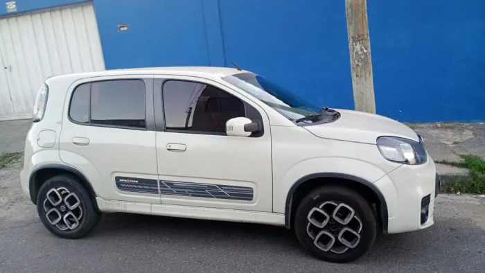 Fiat Uno Sporting 1.4 EVO Fire Flex 8V 4P 2016