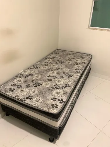 Cama e guarda roupa solteiro