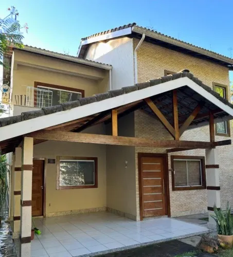 Casa em condomínio, 3 quartos - Santo Antônio/ Xerém