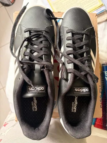 tênis adidas novo tamanho 43