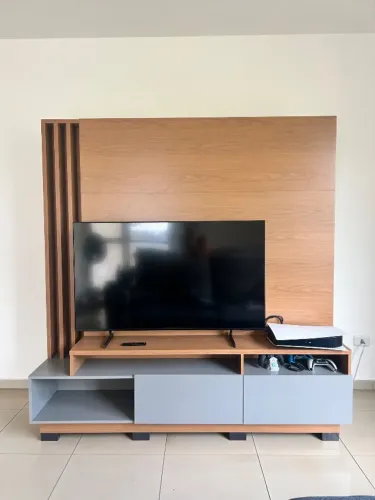 Estante Home para TV até 65 Colibri Freijó e Cinza (Negociável)