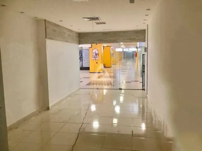 Loja em Ipanema: 30m² com Excelente Preço para Investimento no Top Center