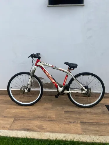 Bicicleta Vicini Aro 26 a carbono 