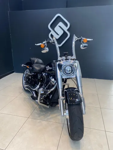 Harley Fat Boy 2019 cheia de opcionais