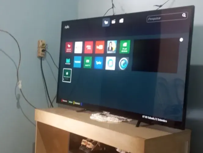 Vendo uma televisão smartv 55 polegadas Philips 4 k