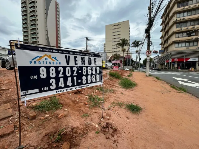 Grande terreno de esquina à venda no Centro de Limeira-SP