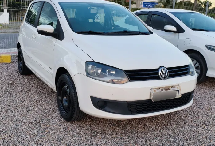 Volkswagen Fox 1.0 MI Total Flex 8V 5P 2013