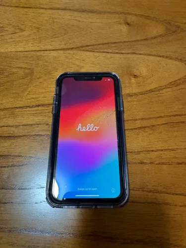 IPhone 11 64 Gb ( tenho NF , está com tela quebrada )