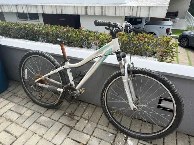 Bicicleta specialized aro 26 21marchas