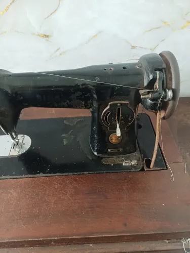 Maquina de costura antiga