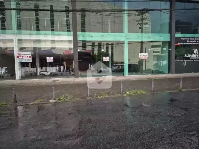 Loja para aluguel, 624m² - Alto da Serra - Petrópolis/RJ