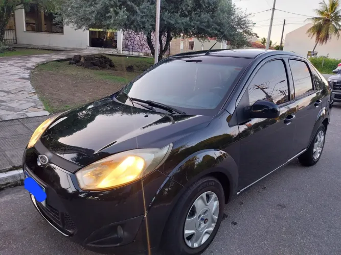 Ford Fiesta Sedan SE 1.6 8V Flex 4P 2014