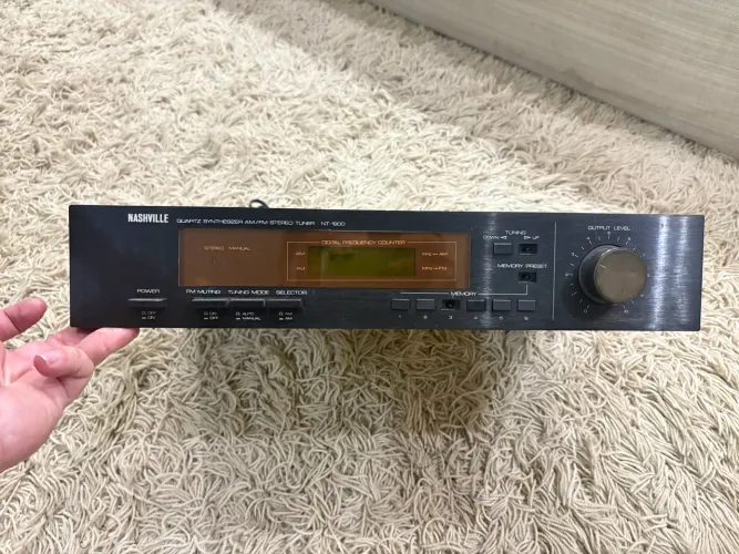 Radio AM/FM Nashville NT-1900