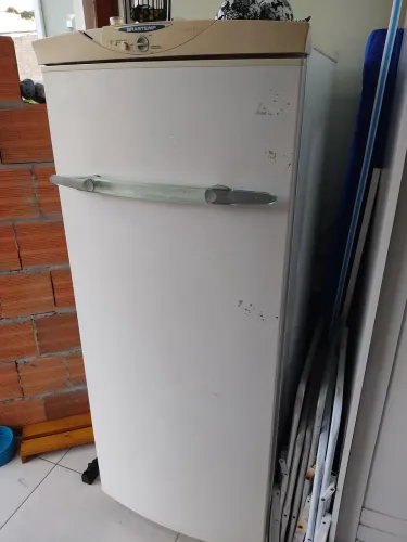 Vendo freezer Brastemp 260lt