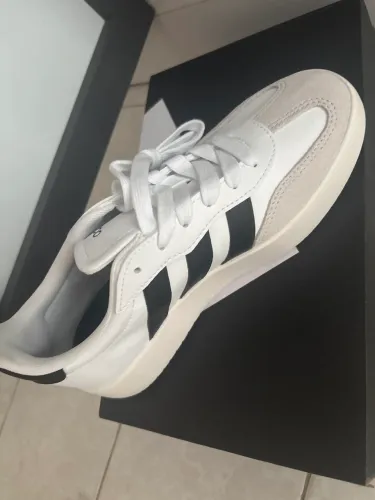 Tênis adidas novo