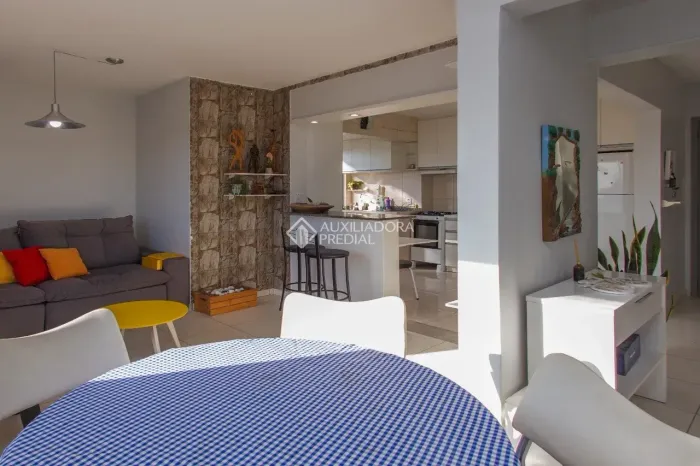 Apartamento mobiliado perto da Redenção com 2D
