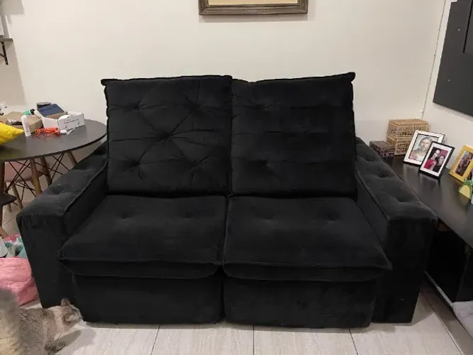 Sofá 3 lugares preto camursa 180mt Largura x 120mt Profundidade