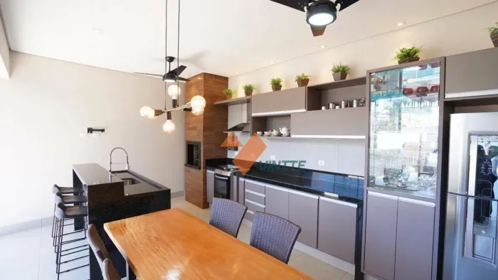 Casa com 4 dormitórios à venda, 171 m² por R$ 780.000,00 - Porto Bello Residence - Preside