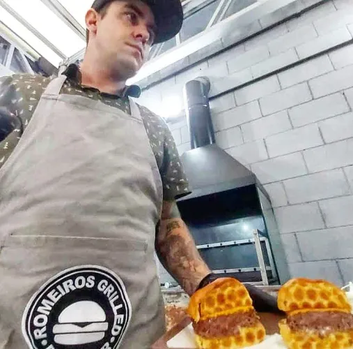 Churrasqueiro Profissional e Hamburgada