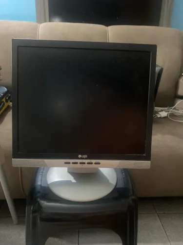 Vendo Tela de computador 17 polegadas Login
