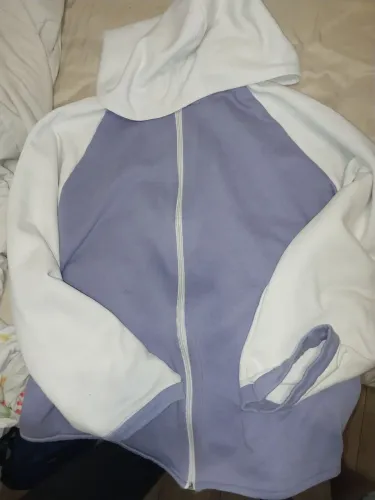Casaco é um cosplay da personagem Hinata Hyuga do anime Naruto