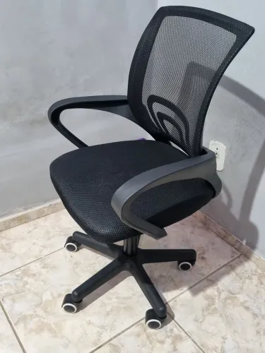Cadeira de escritório nova