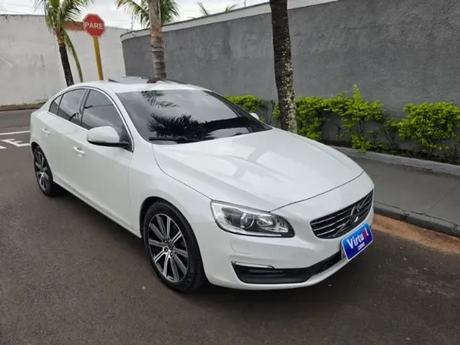 Volvo S60 T-4 Momentum 2.0 190cv 4P 2018