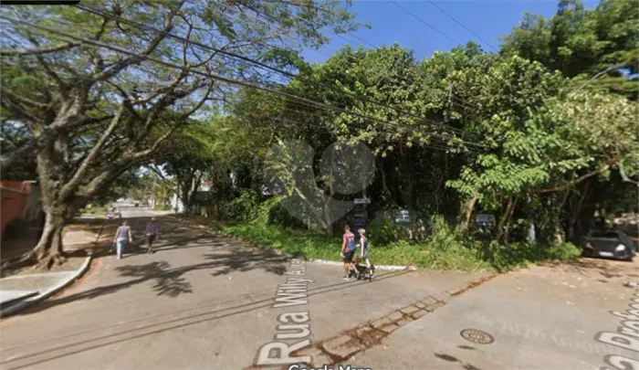 Terreno à venda em Interlagos, São Paulo - SP