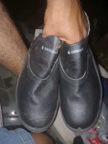 Vende-se uma butina masculina tamanho 40.Vende-se uma butina masculina tamanho 4 nova0.